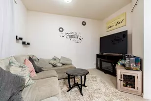 134 Neutrenton Ave, Elgin, IL 60120 - Photo 5