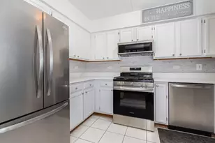 8805 S 79th Ave, Hickory Hills, IL 60457 - Photo 11
