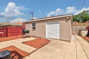 2705 N Oak Park Ave, Chicago, IL 60707 - Photo 9