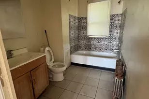 1710 W Waseca Pl, Chicago, IL 60643 - Photo 5