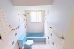 3201 W Berwyn Ave, Chicago, IL 60625 - Photo 9
