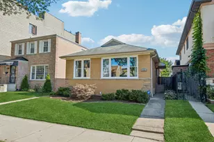 2551 W Balmoral Ave, Chicago, IL 60625 - Photo 1