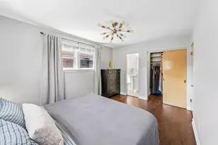 2551 W Balmoral Ave, Chicago, IL 60625 - Photo 9