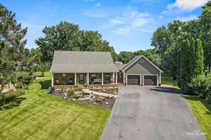 519 Hickory Cir, Lake Holiday, IL 60552 - Photo 1