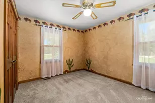519 Hickory Cir, Lake Holiday, IL 60552 - Photo 9