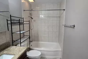 209 Washington Square, Elk Grove Village, IL 60007 - Photo 9