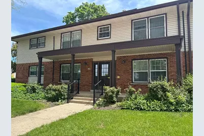 209 Washington Square #D, Elk Grove Village, IL 60007 - Photo 1