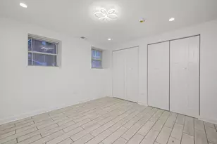 2203 W Giddings St, Chicago, IL 60625 - Photo 9