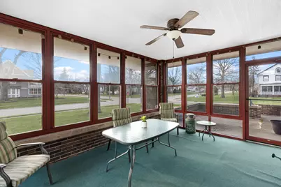 205 E Lincoln Avenue, Watseka, IL 60970 - Photo 13