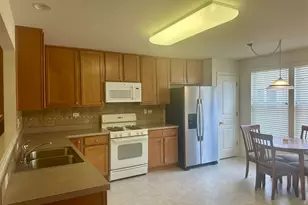 2482 Anna Wy, Elgin, IL 60124 - Photo 7