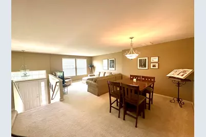 2482 Anna Way, Elgin, IL 60124 - Photo 9