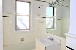 1031 W North Shore Ave, Chicago, IL 60626 - Photo 11