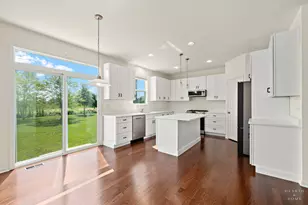 8962 Pearsall Dr, Huntley, IL 60142 - Photo 9