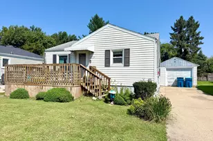 2725 2nd St, Peru, IL 61354 - Photo 1
