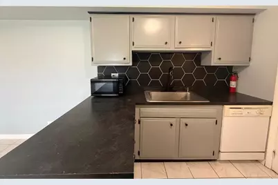 1305 Kingsbury Drive #E, Hanover Park, IL 60133 - Photo 5
