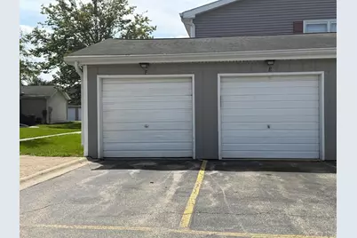 1305 Kingsbury Drive #E, Hanover Park, IL 60133 - Photo 13