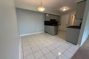 1305 Kingsbury Dr, Hanover Park, IL 60133 - Photo 3