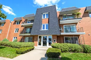 10811 S Keating Ave, Oak Lawn, IL 60453 - Photo 1