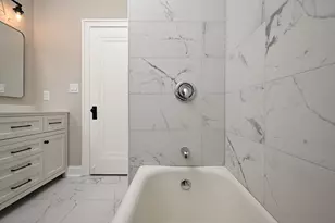 2619 W Farwell Ave, Chicago, IL 60645 - Photo 15