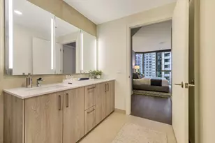 211 N Harbor Dr, Chicago, IL 60601 - Photo 13