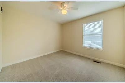 781 Richwood Avenue, Elgin, IL 60124 - Photo 19
