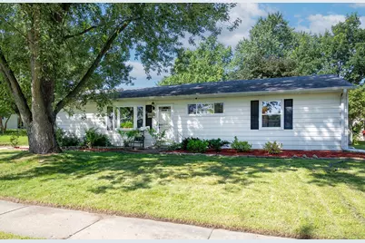 18660 W Highfield Drive, Gurnee, IL 60031 - Photo 1