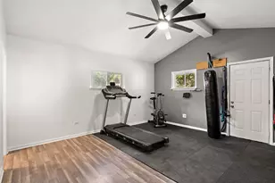 18660 W Highfield Dr, Gurnee, IL 60031 - Photo 7
