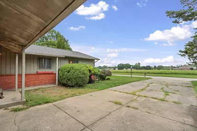 1913 Moraine Drive, Champaign, IL 61822 - Photo 7