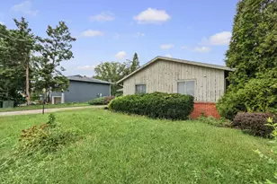 1913 Moraine Dr, Champaign, IL 61822 - Photo 3