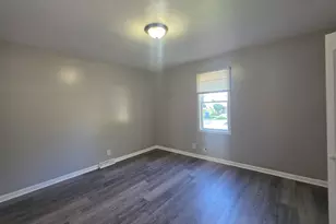 205 S Park Ave, Waukegan, IL 60085 - Photo 3