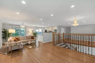 112 Lilac Ln, Buffalo Grove, IL 60089 - Photo 3
