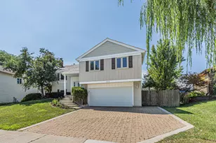 112 Lilac Ln, Buffalo Grove, IL 60089 - Photo 35