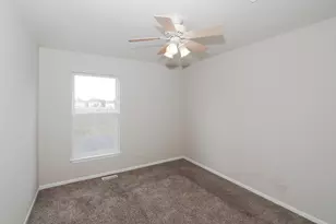 1112 Spinnaker St, Elgin, IL 60123 - Photo 21