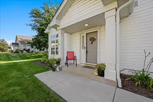1641 Abington Ln, North Aurora, IL 60542 - Photo 3