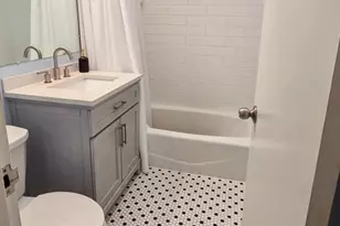655 W Irving Park Rd, Chicago, IL 60613 - Photo 9