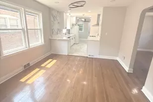 8926 S Paxton Ave, Chicago, IL 60617 - Photo 17