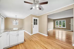 944 S Ardmore Ave, Villa Park, IL 60181 - Photo 9