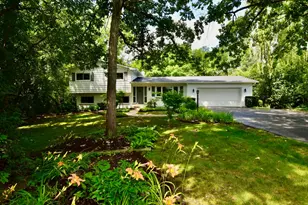 26890 N Longwood Rd, Lake Forest, IL 60045 - Photo 3