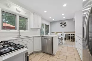 1414 W Allison Ct, Arlington Heights, IL 60005 - Photo 11