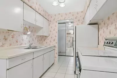 2420 E Brandenberry Court #1L, Arlington Heights, IL 60004 - Photo 9