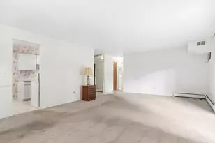 2420 E Brandenberry Ct, Arlington Heights, IL 60004 - Photo 5