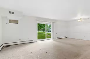 2420 E Brandenberry Ct, Arlington Heights, IL 60004 - Photo 3