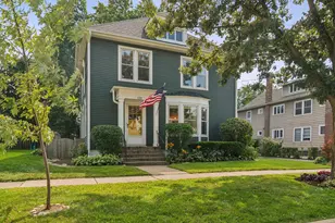 135 W Russell St, Barrington, IL 60010 - Photo 1