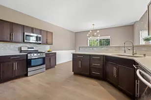 819 Asbury Dr, Aurora, IL 60502 - Photo 11