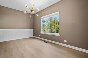 819 Asbury Dr, Aurora, IL 60502 - Photo 7