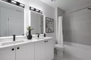 1345 W Grand Ave, Chicago, IL 60642 - Photo 19