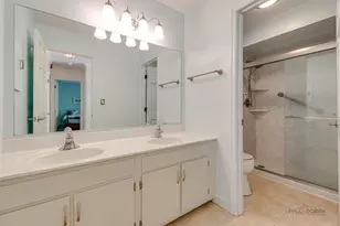 19W182 Ginny Ln, Oak Brook, IL 60523 - Photo 13