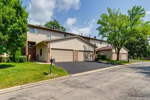 19W182 Ginny Ln, Oak Brook, IL 60523 - Photo 5