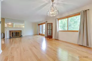 19W182 Ginny Ln, Oak Brook, IL 60523 - Photo 11