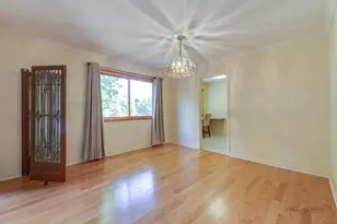 19W182 Ginny Ln, Oak Brook, IL 60523 - Photo 3